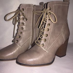 Candie’s heeled lace up booties size 9